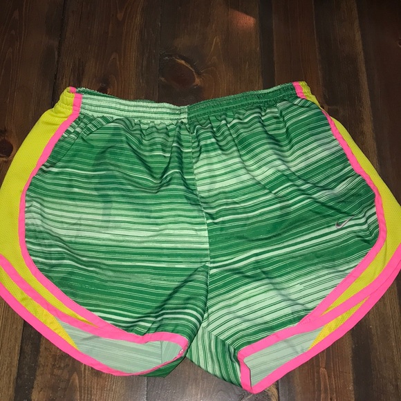 Nike Tempo Running Shorts - Picture 1 of 2